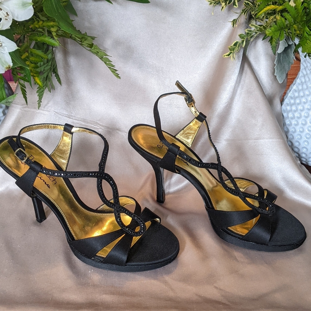 Touch Of Nina Black Strappy Heels Size 9